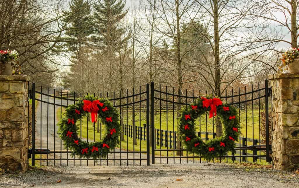 aluminum fence gate